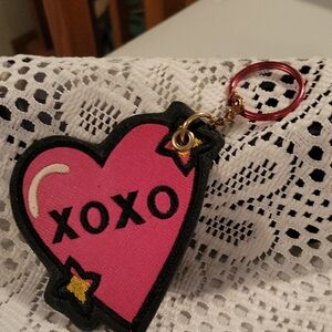 ❣️XOXO KEYCHAIN ❣️
